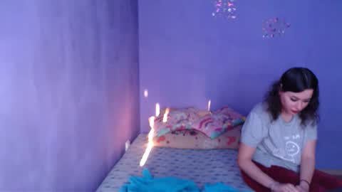 prettyjulliette online show from February 20, 2:24 pm