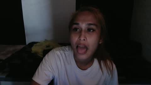 Snapshot of prettykate_04 chatting on February 1, 7:15 am Kate online show from February 1, 7:15 am