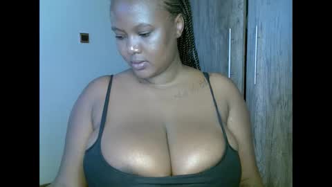 Snapshot of prettypearl_ chatting on January 3, 11:35 am pearl online show from January 3, 11:35 am