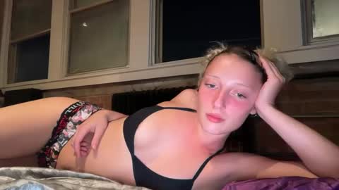 Snapshot of prettyunicorn555 chatting on September 21, 12:20 am Dahlia online show from September 21, 12:20 am