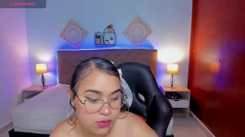 Zoe online show from November 4, 11:59 am