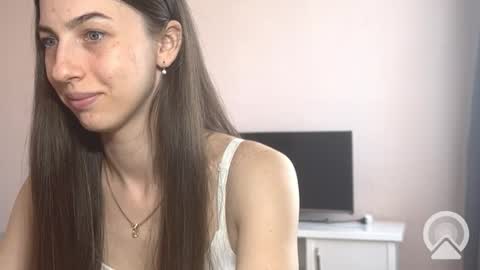 Snapshot of prettyyy_angel chatting on September 17, 8:12 am prettyyy_angel online show from September 17, 8:12 am