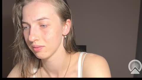Snapshot of prettyyy_angel chatting on September 24, 6:29 pm prettyyy_angel online show from September 24, 6:29 pm