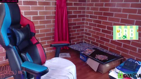Snapshot of princesa_leia_zathur chatting on February 12, 1:27 pm Leia online show from February 12, 1:27 pm