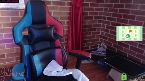 Snapshot of princesa_leia_zathur chatting on January 17, 3:22 pm Leia online show from January 17, 3:22 pm