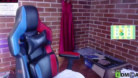 Snapshot of princesa_leia_zathur chatting on February 19, 12:55 pm Leia online show from February 19, 12:55 pm