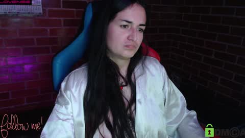 Snapshot of princesa_leia_zathur chatting on January 16, 11:37 pm Leia online show from January 16, 11:37 pm