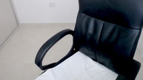 valery dollx online show from November 8, 12:59 am