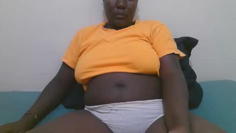 princess_ariah1 online show from May 1, 1:31 am