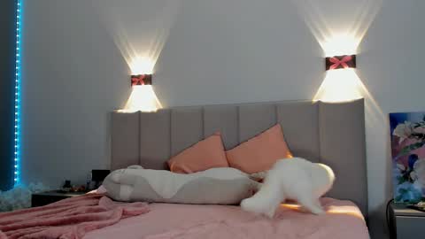 Princess Diana online show from January 16, 10:12 pm