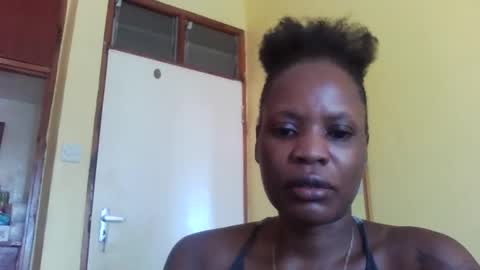 Snapshot of princessmiles2 chatting on March 6, 9:25 am phelly online show from March 6, 9:25 am