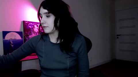 18 y.o online show from November 17, 12:28 pm