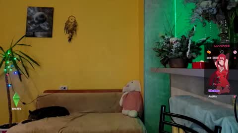 LUCY -----    online show from December 16, 7:09 pm