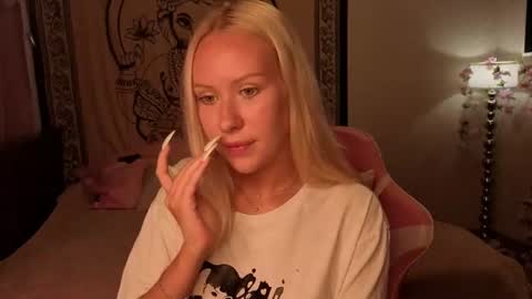 Megan online show from August 3, 1:50 pm