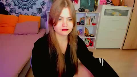 Miss Hanna online show from November 30, 5:06 pm