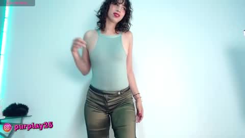 Snapshot of purplay_98 chatting on December 21, 6:55 pm purplay_98 online show from December 21, 6:55 pm
