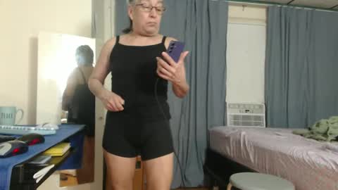 putiputi4u online show from May 8, 5:54 am