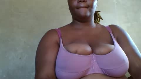 queen2302 online show from March 2, 10:44 am