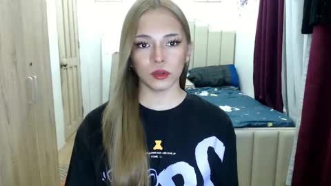shawny online show from May 9, 12:01 am