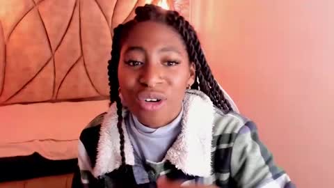 Snapshot of queen_perla_ chatting on March 12, 9:56 pm online show from March 12, 9:56 pm