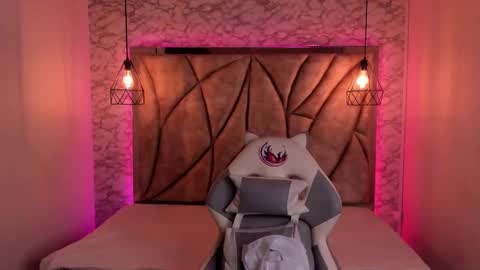 Snapshot of queen_perla_ chatting on January 24, 11:59 am online show from January 24, 11:59 am