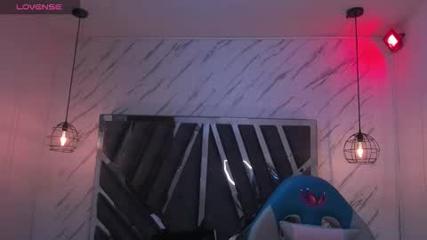 Snapshot of queen_perla_ chatting on October 13, 11:35 am online show from October 13, 11:35 am