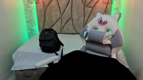 Snapshot of queen_perla_ chatting on January 31, 11:56 am online show from January 31, 11:56 am