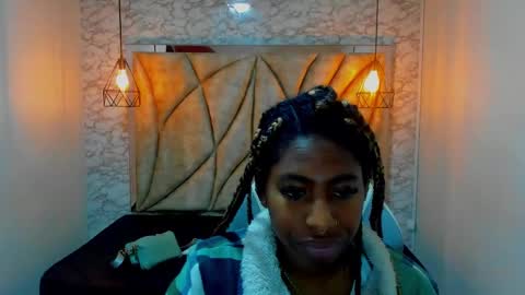 Snapshot of queen_perla_ chatting on January 17, 11:17 am online show from January 17, 11:17 am