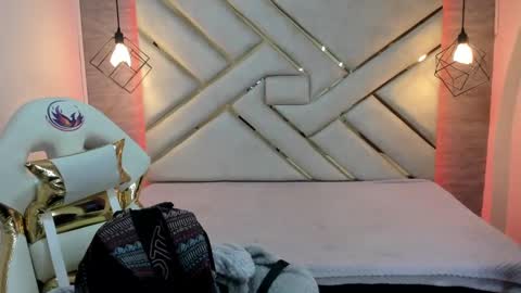 Snapshot of queen_perla_ chatting on December 28, 12:03 pm online show from December 28, 12:03 pm