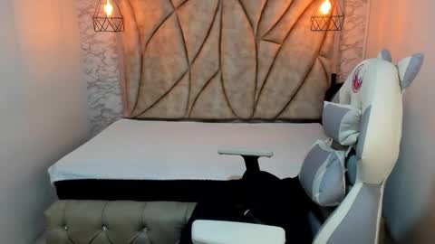Snapshot of queen_perla_ chatting on January 11, 11:23 am online show from January 11, 11:23 am