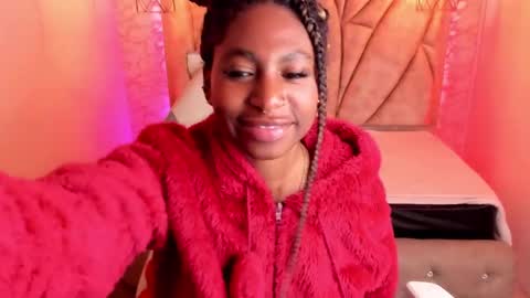 Snapshot of queen_perla_ chatting on February 2, 12:57 pm online show from February 2, 12:57 pm
