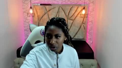 Snapshot of queen_perla_ chatting on January 12, 2:30 pm online show from January 12, 2:30 pm