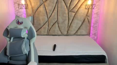 Snapshot of queen_perla_ chatting on January 21, 11:24 am online show from January 21, 11:24 am