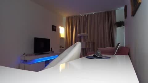  m online show from March 1, 8:58 am