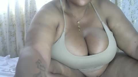 queenbabyy97 online show from September 20, 8:12 am