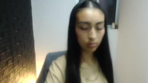 queenbyte_18 online show from December 16, 4:51 am