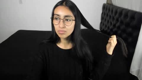 queenbyte_18 online show from February 15, 7:51 am