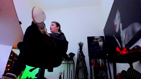 Misscatsnow online show from January 18, 3:03 am