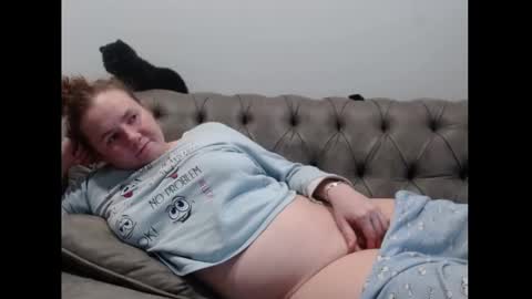 Snapshot of queenmymind chatting on December 6, 5:31 am queenmymind online show from December 6, 5:31 am