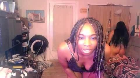 QueenOfHearts online show from February 2, 12:46 pm