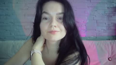 QueenOfModels online show from April 5, 11:31 am