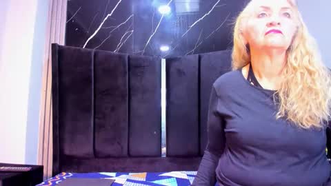 queenstarhyl online show from March 9, 2:48 am