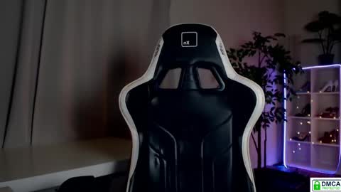 Queensy online show from April 12, 8:55 pm