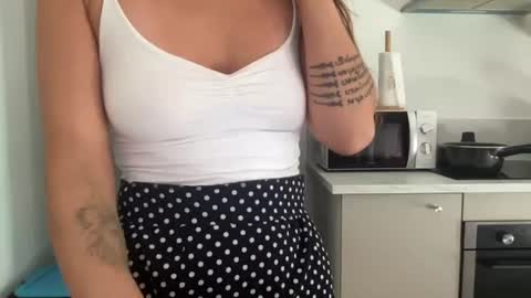 Quinnyelena online show from July 4, 10:00 am