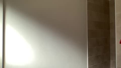 Quinnyelena online show from February 6, 12:15 pm