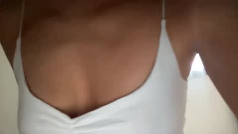 Quinnyelena online show from February 21, 11:33 am