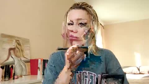 Snapshot of qurli24 chatting on February 27, 10:48 am qurli24 online show from February 27, 10:48 am