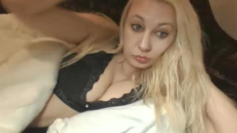 qwertyui online show from December 16, 8:47 pm