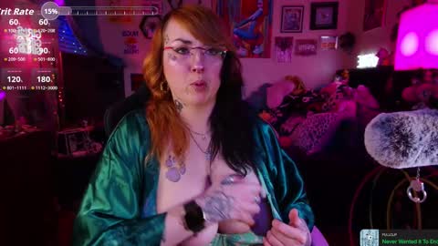 Snapshot of r2dho3 chatting on October 17, 1:31 am Amy Wild online show from October 17, 1:31 am