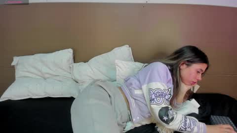 Rachell online show from April 9, 6:19 am